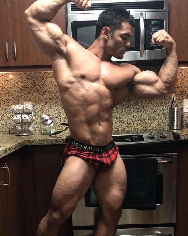 健身是吃增肌粉还是吃米饭,健身初级应该吃增肌粉还是蛋白粉