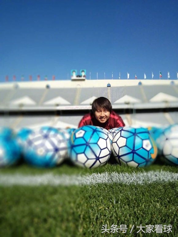 一封情书送给祖国,一封家书致英雄