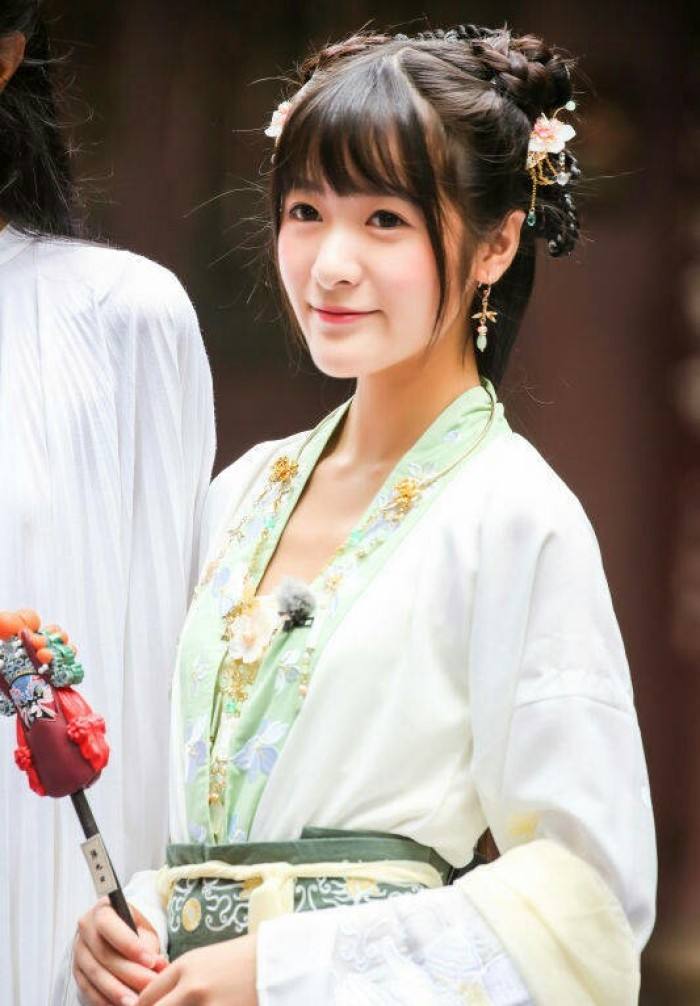 95后小花关晓彤张雪迎,张雪迎演技惊人秒杀关晓彤