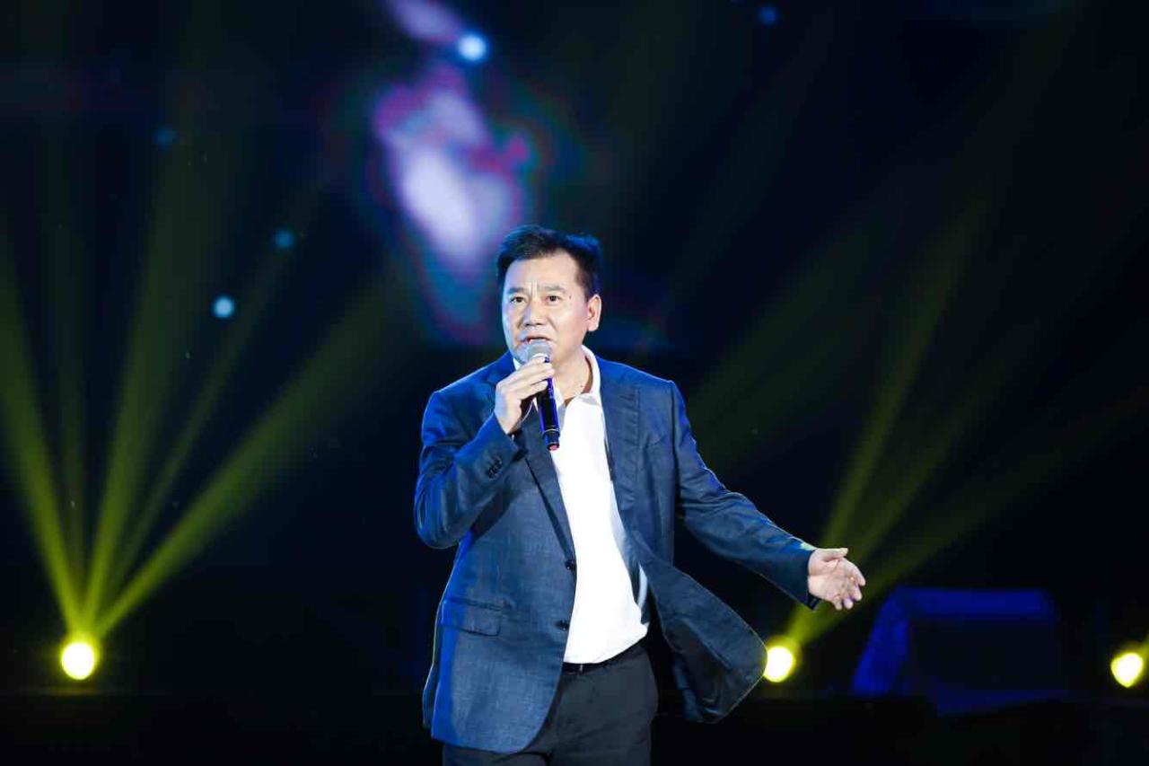 张近东演唱情网,张近东苏宁晚会