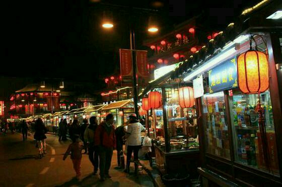 开封当地人去吃的夜市有哪些,开封鼓楼夜市美食贯口