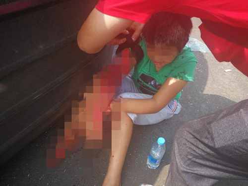 高速发生车祸幸存的6岁女孩后续,高速路翻车救人感人视频