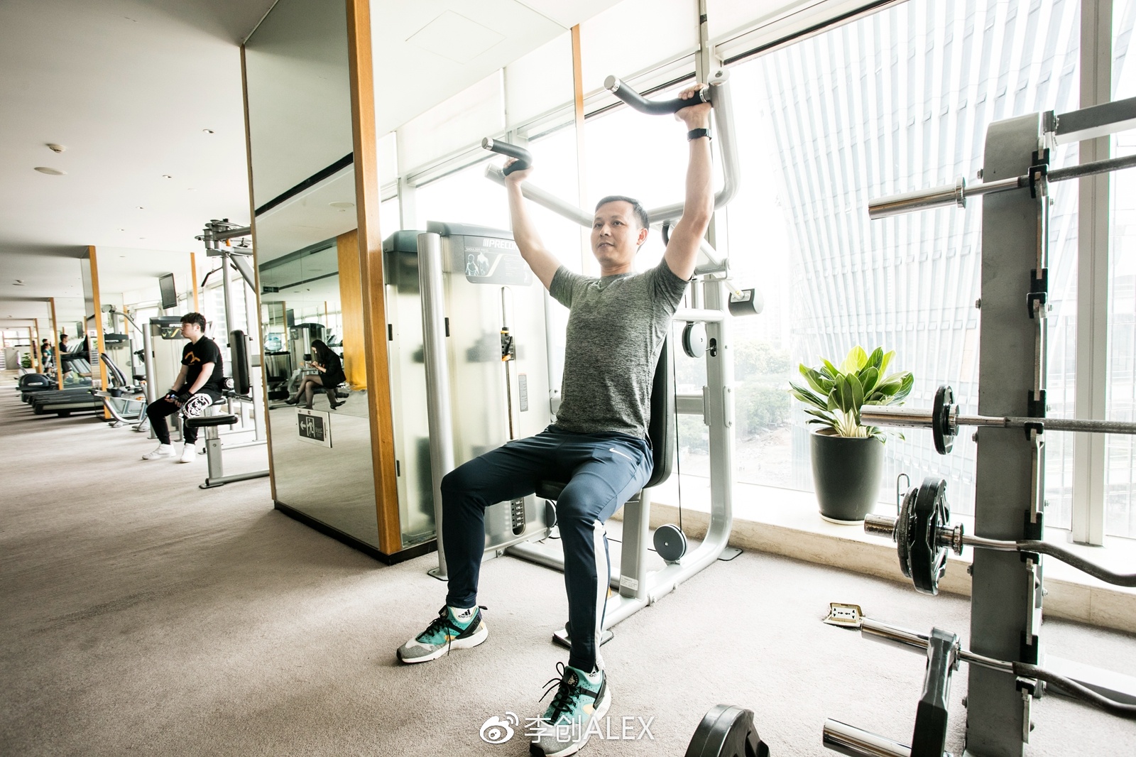 在自己的城市住酒店叫什么,在自己城市里的酒店度假