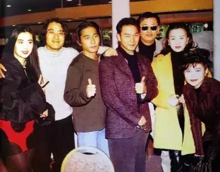 黑精光影｜《东成西就》——浩荡岁月里留下的“含笑半步癫”