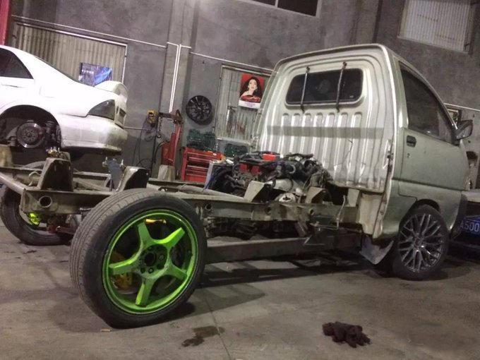 鸥翼门车型,大七座最新款五菱神车