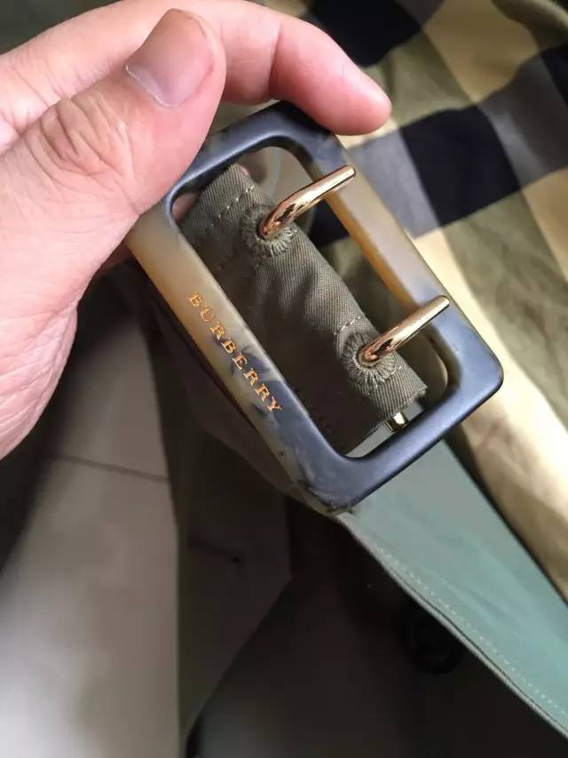 风衣巴宝莉12000,巴宝莉风衣回归现实