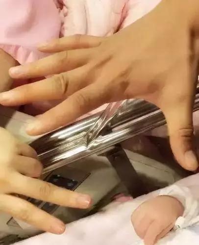 嗯哼小海绵视频,嗯哼模仿海绵宝宝