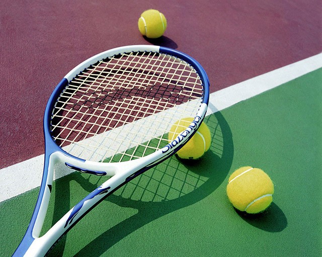 网球保护胳膊的防护套,网球运动中常见的运动损伤与防护