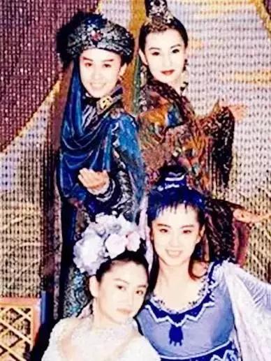 黑精光影｜《东成西就》——浩荡岁月里留下的“含笑半步癫”