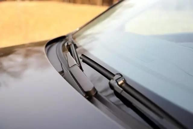 表板蜡喷了没擦干净有事吗,喷表板蜡发粘怎么办