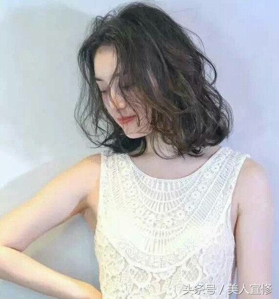 隐形烫全烫卷发发型图片,烟花烫卷发男生发型