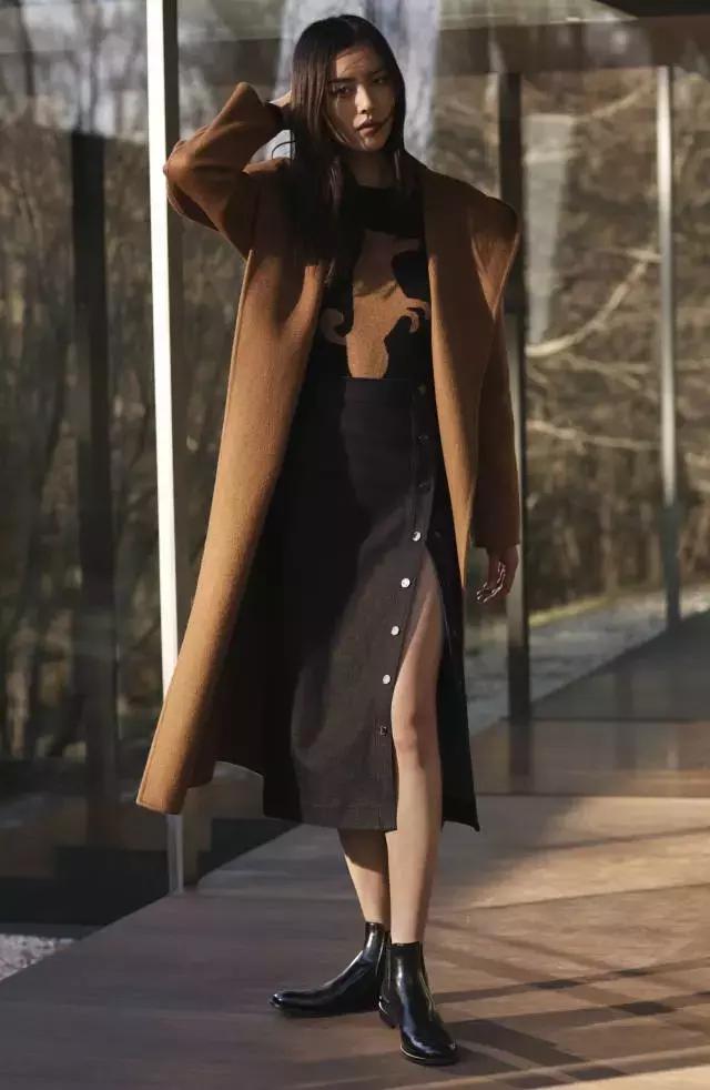 刘雯同款鞋子是什么牌子,刘雯最火的一双鞋