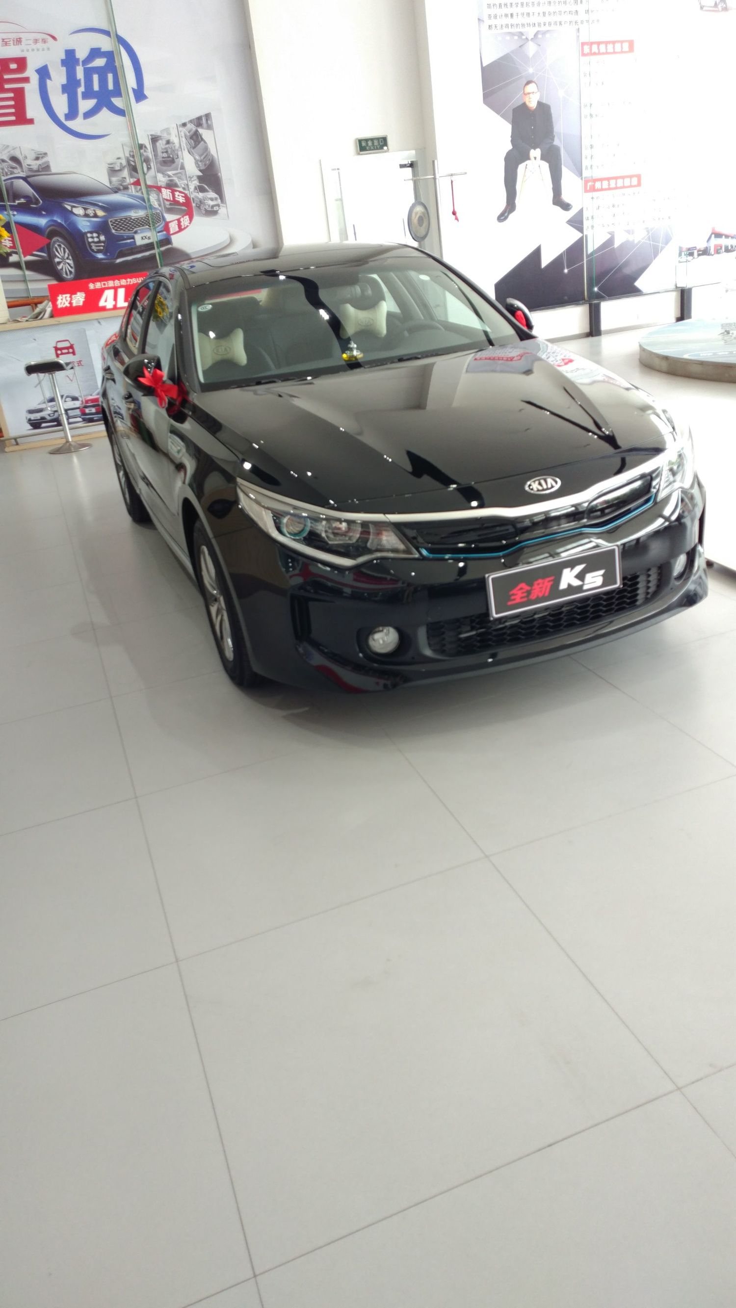 起亚k52.0落地,起亚k5裸车价17万落地大概要多少