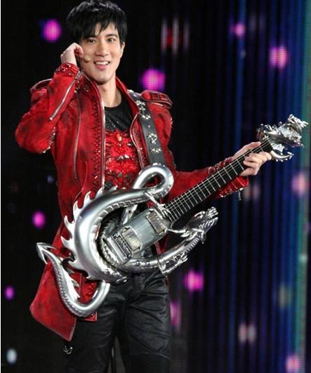 电吉他跟普通吉他哪个好,电吉他好还是普通吉他好