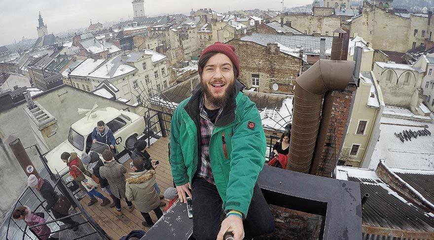 22岁大学生，靠一支画笔就能环游世界，他是怎么做到的？