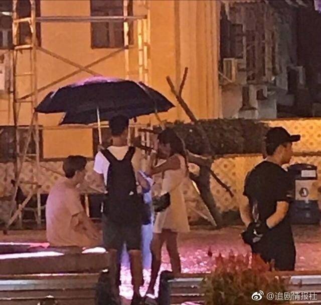 甜蜜暴击鹿晗喷水池许愿,甜蜜暴击鹿晗为关晓彤接戏