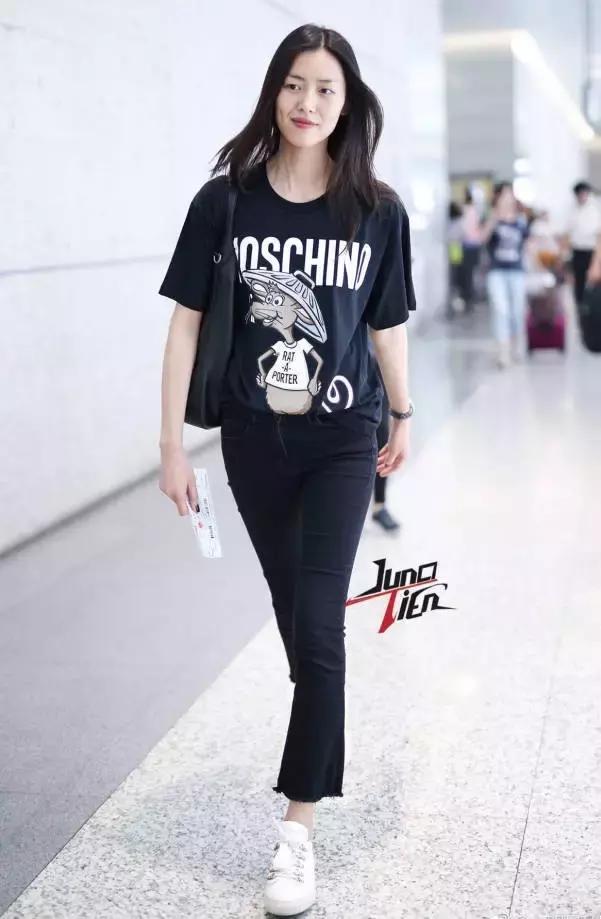 刘雯同款鞋子是什么牌子,刘雯最火的一双鞋