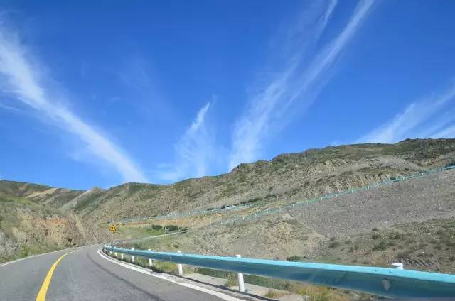 老爷子陪老伴穷游,带着老伴穷游