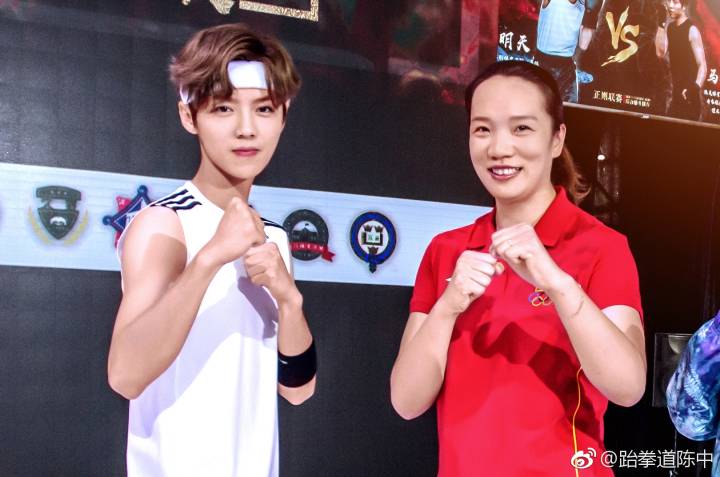 甜蜜暴击鹿晗喷水池许愿,甜蜜暴击鹿晗为关晓彤接戏