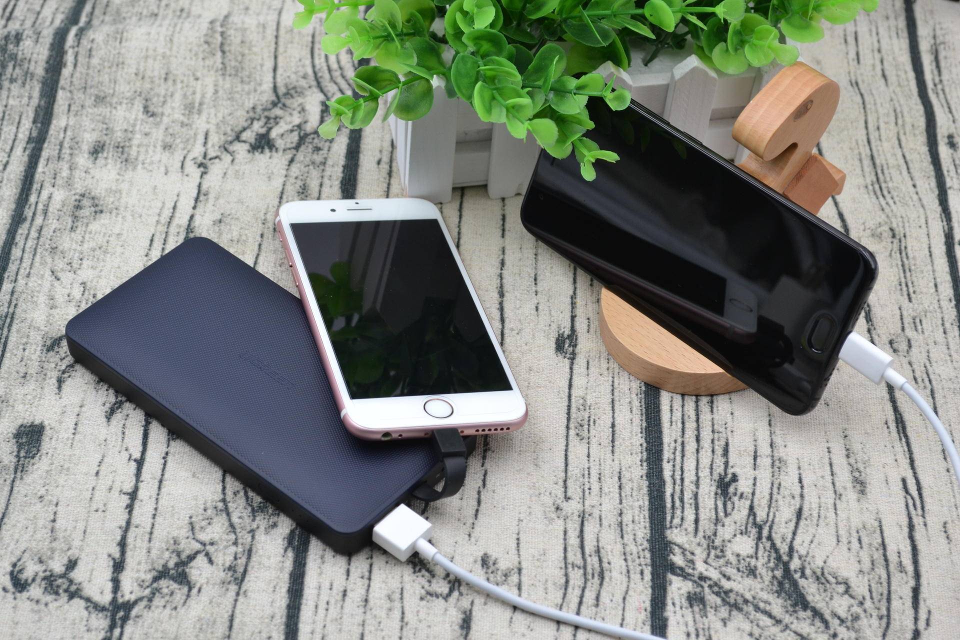 绿联mfi数据线和苹果原装哪个好,绿联mfi认证苹果充电宝评测