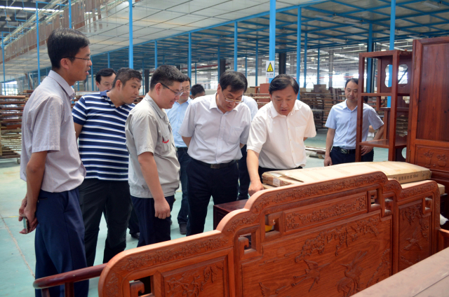 胶州家具制造市场,山东最大的实木家具生产基地