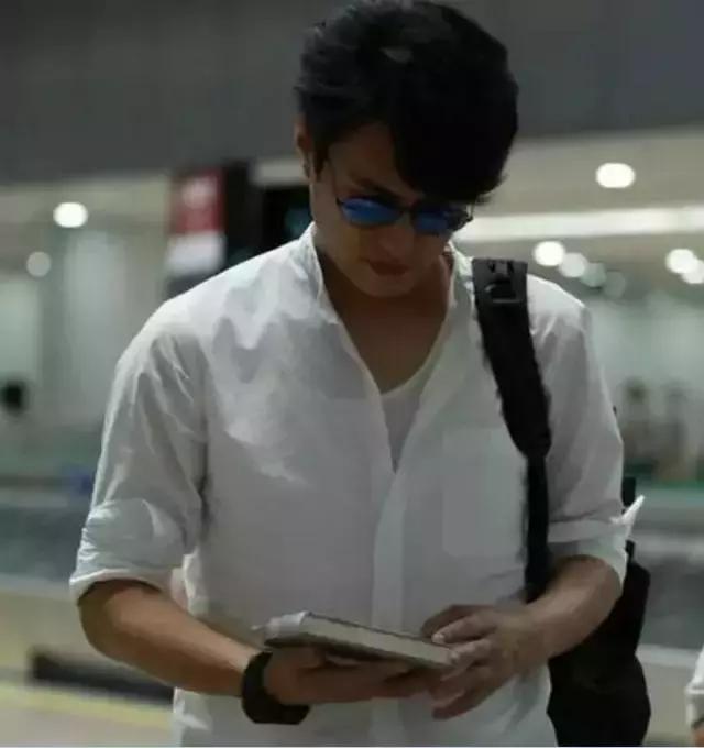 靳东的能力有多强,靳东装逼真的很难吗