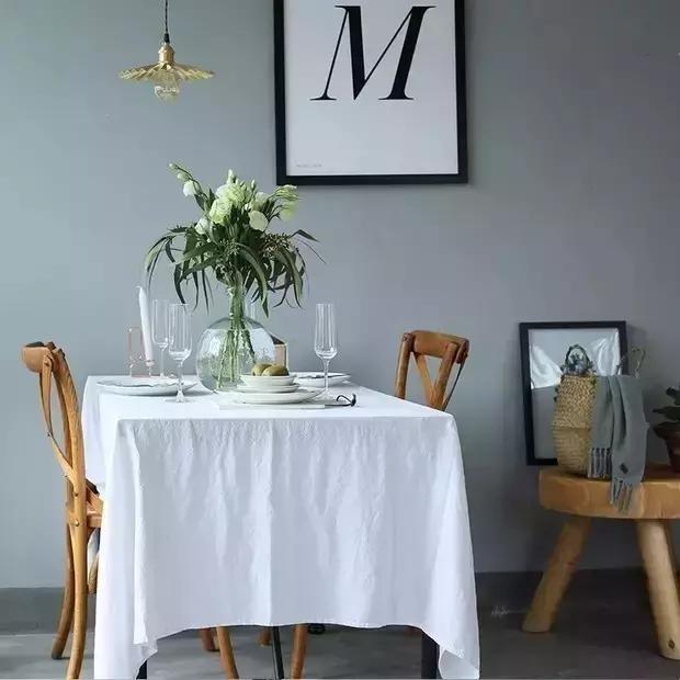给餐桌铺上桌布,美颜瞬间完成