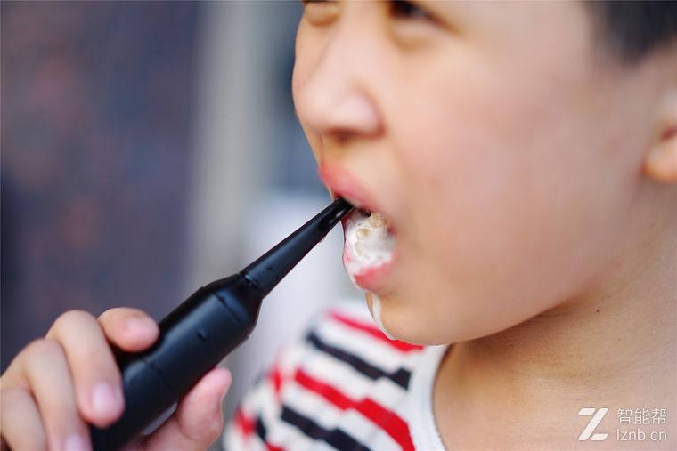 有了它再也不用为刷不干净牙烦恼oralshark声波电动牙刷K117-B