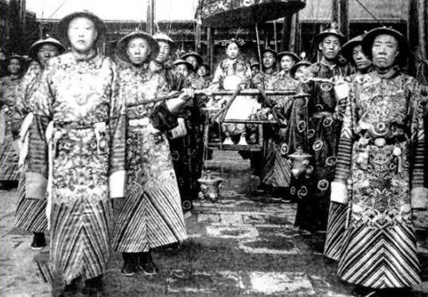 中国历史上跟武则天一样的女性,历史上有比武则天厉害的女人吗