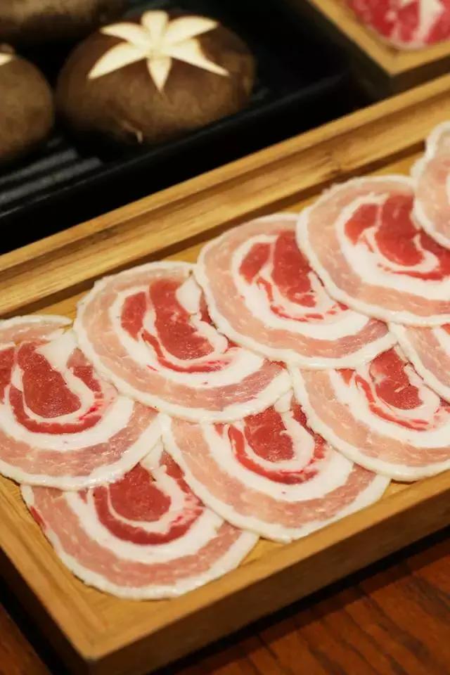 伊势丹楼下烤肉,爱和牛寿喜烧自助伊势丹