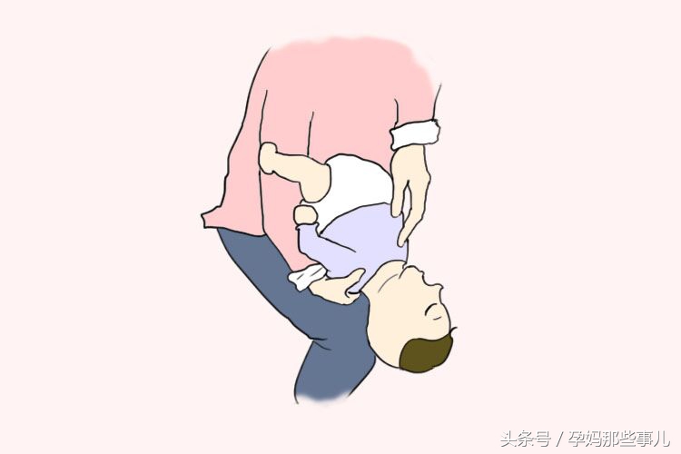 婴儿呛进异物急救法,宝宝呛进去处置方法