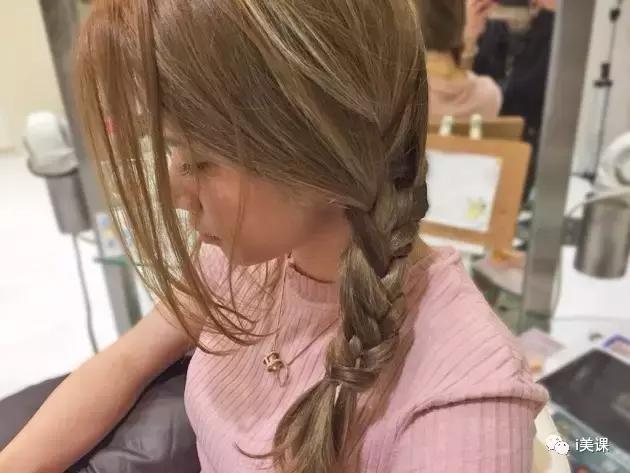 冰雪女王侧马尾编发教程从左到右,侧编发加后方鱼骨辫优雅盘发