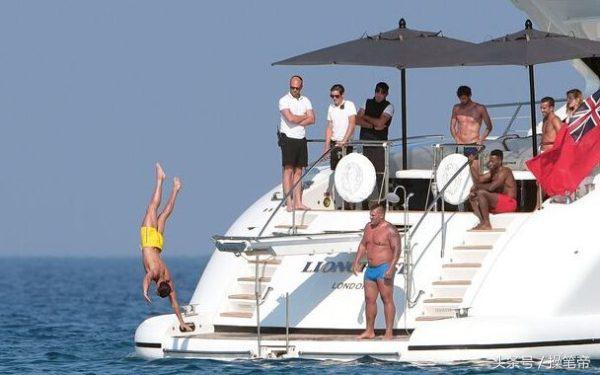 盘点足球运动员搞笑瞬间,中国十大足球球星恶搞