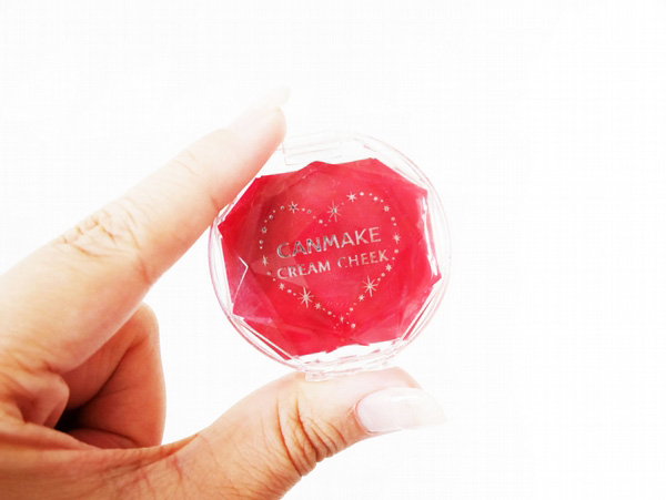 快速提升颜值的平价好物都在这,有哪些让你吹爆的高颜值好物