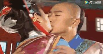 紫薇尔康接吻合集,紫薇尔康接吻