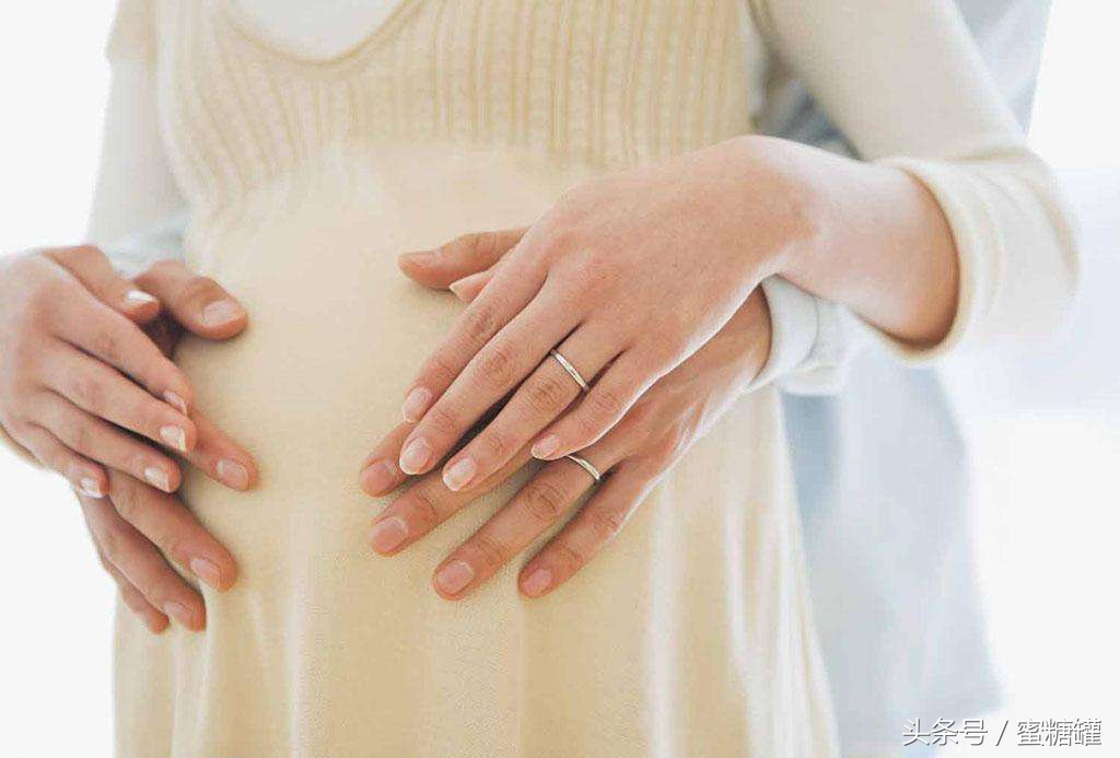 孕期反应呕吐怎么处理,孕中期牙龈肿痛出血正常吗