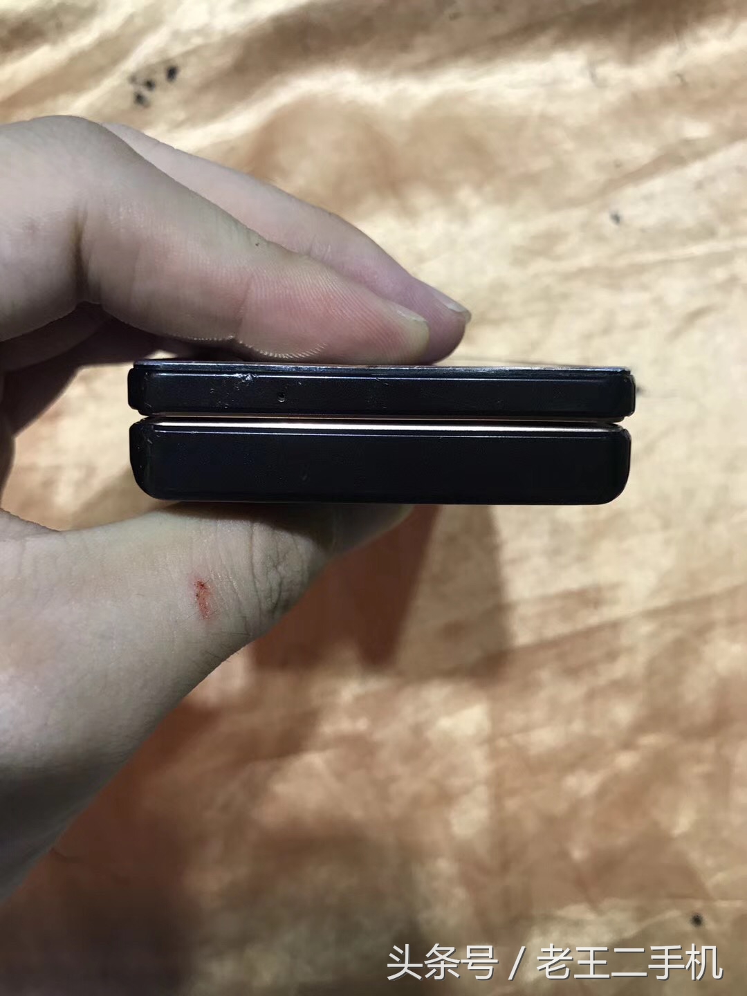 土豪买得起的翻盖手机,花四千多买一个翻盖手机