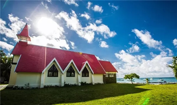 情侣蜜月旅游景点推荐,适合情侣蜜月国内旅游的地方