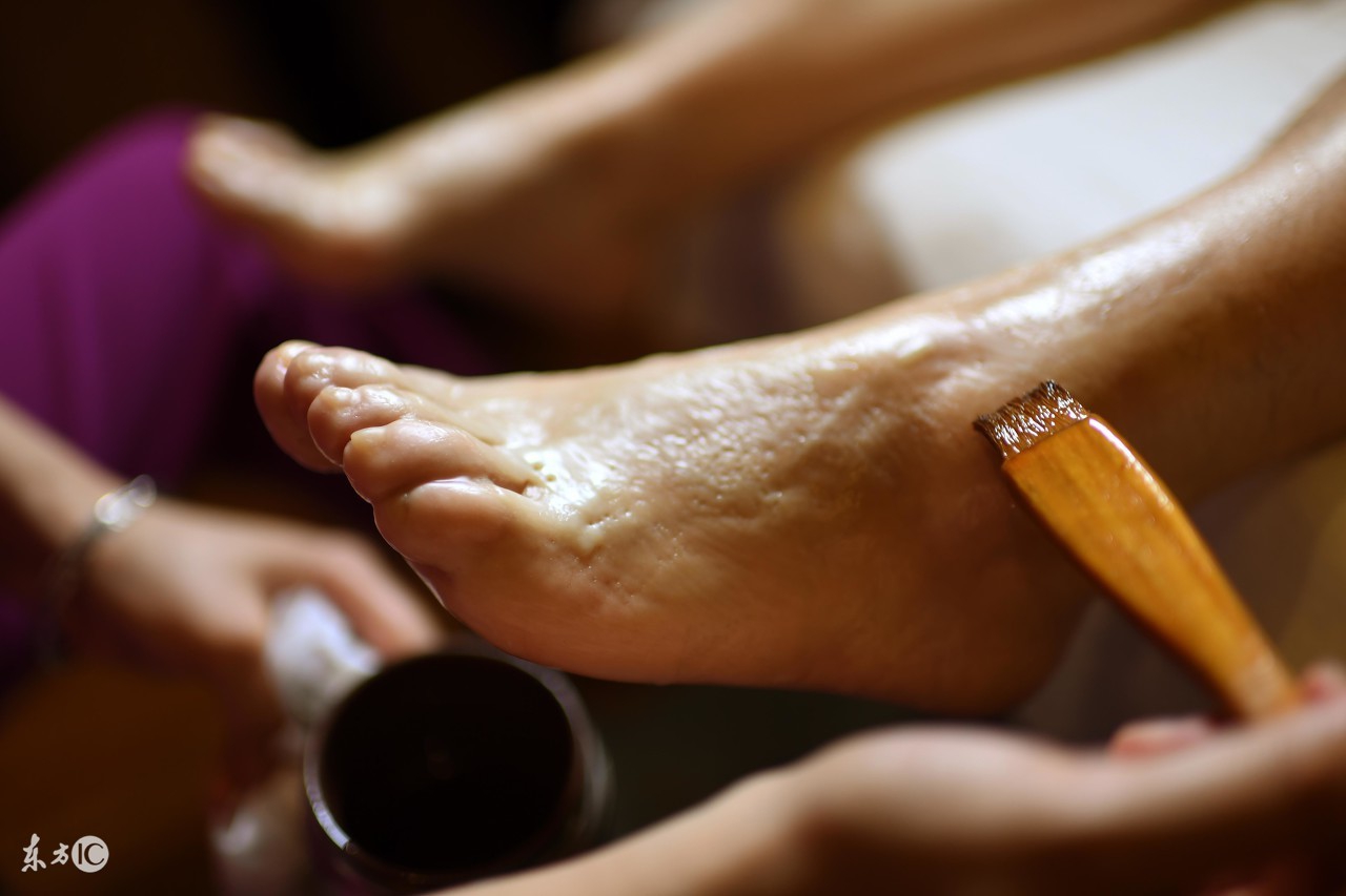 用洁尔阴涂脚?男士买来妇科药这样用