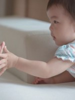 宝宝长牙睡不好觉吃什么,宝宝长牙会影响食欲和睡眠吗