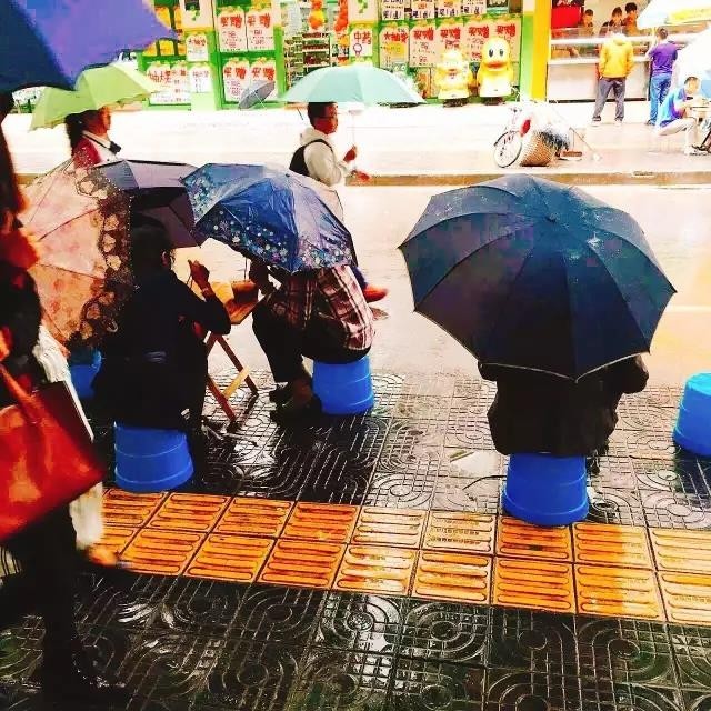 不到10㎡的店，一年卖100000+碗，下雨都要甩的米线竟来自泰国！