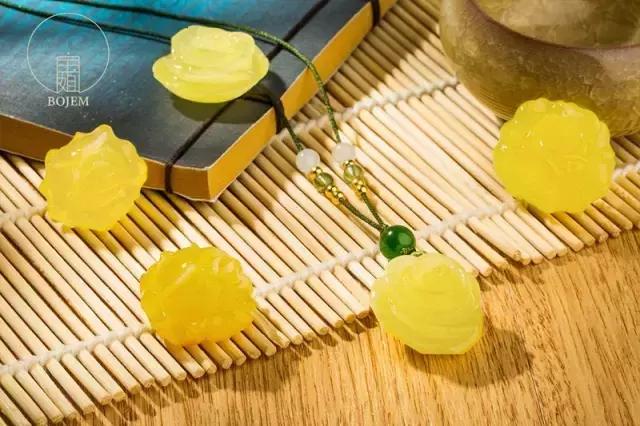 蜜蜡坏了怎么变废为宝,老蜜蜡摔坏了还有价值吗