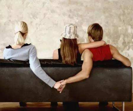 老公沉迷网聊网恋对家庭的伤害,二婚老公网聊