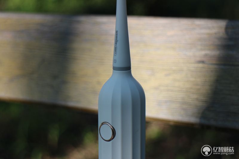 usmile声波电动牙刷如何使用,电动牙刷测评usmile智能声波