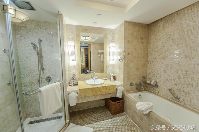 玄学大师香港李居明,李居明大师讲聚宝盆应该放啥