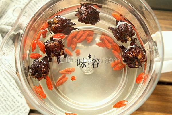 枸杞泡水营养成分都能泡出吗,枸杞泡水后还有营养吗