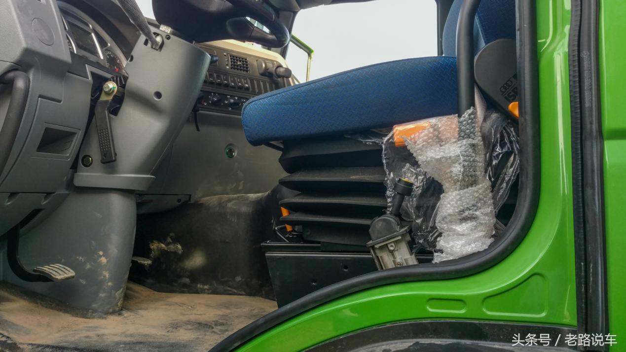 红岩金刚m500自卸车内饰图片,红岩金刚m500自卸车轻量化