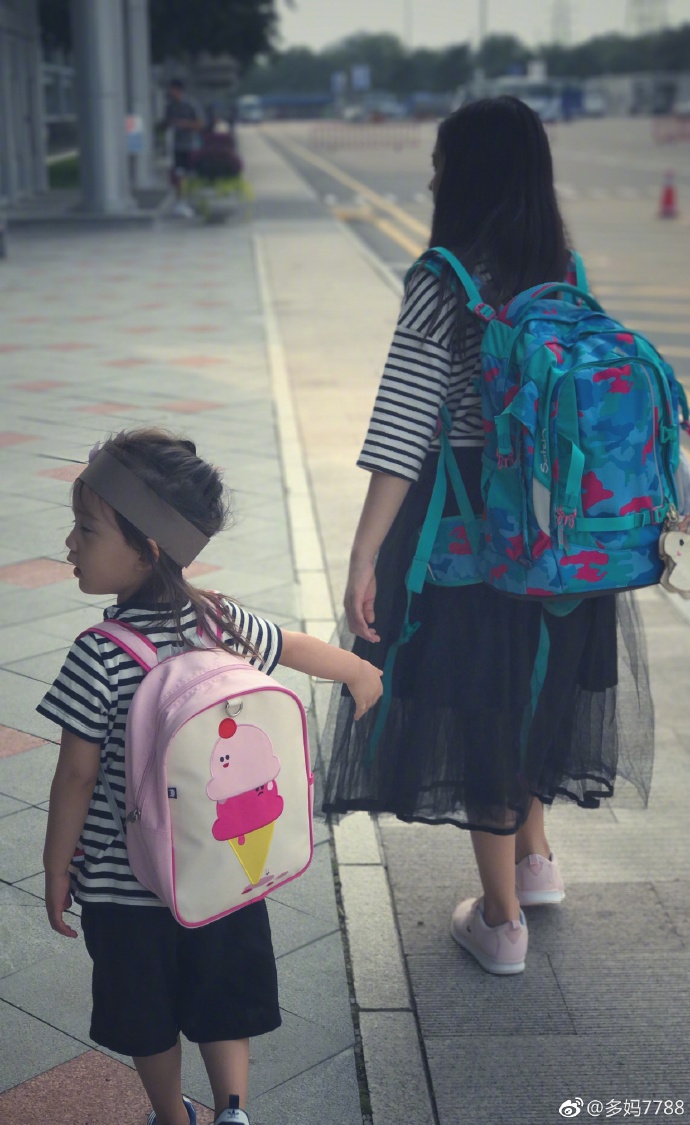 五月母女出游怎么穿,多多妈穿搭