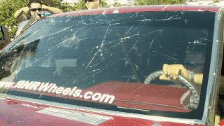 可以震碎玻璃的低音炮,能把玻璃震碎的低音炮