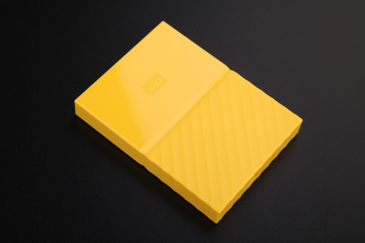 西数passport4t移动硬盘对比评测,西数mypassport移动硬盘拆解